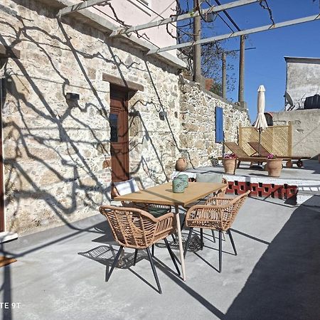 Stairs Homes & Suites Kamaria  Екстериор снимка