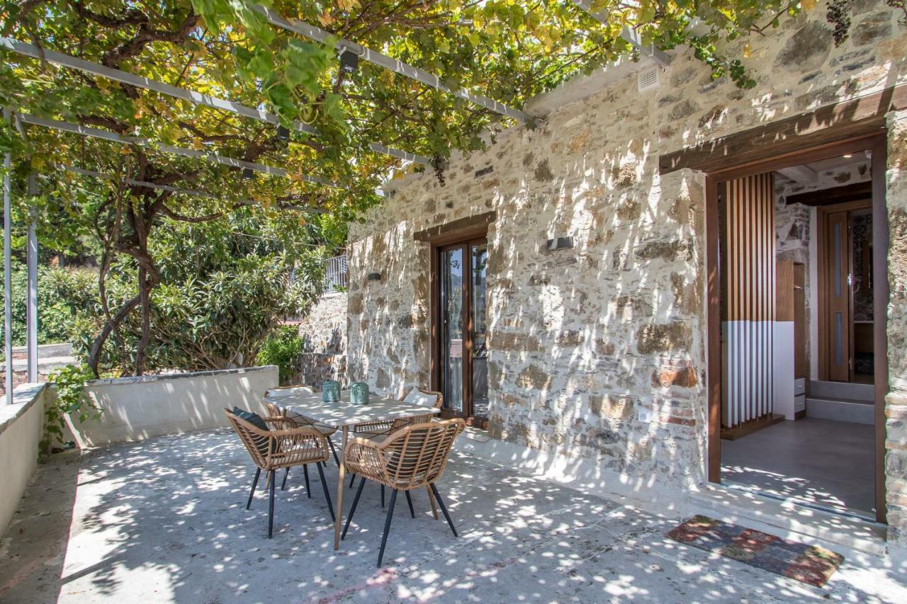 Stairs Homes & Suites Kamaria  Екстериор снимка