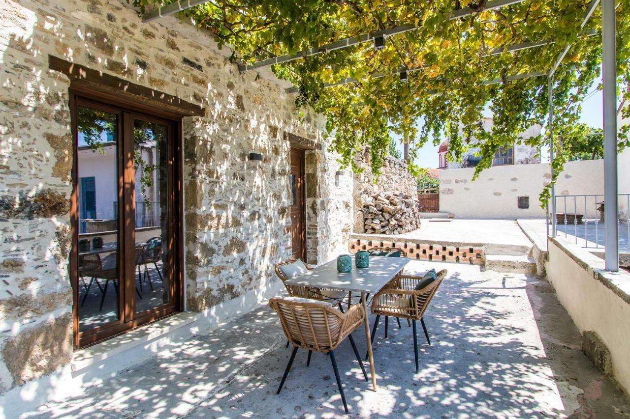 Stairs Homes & Suites Kamaria  Екстериор снимка