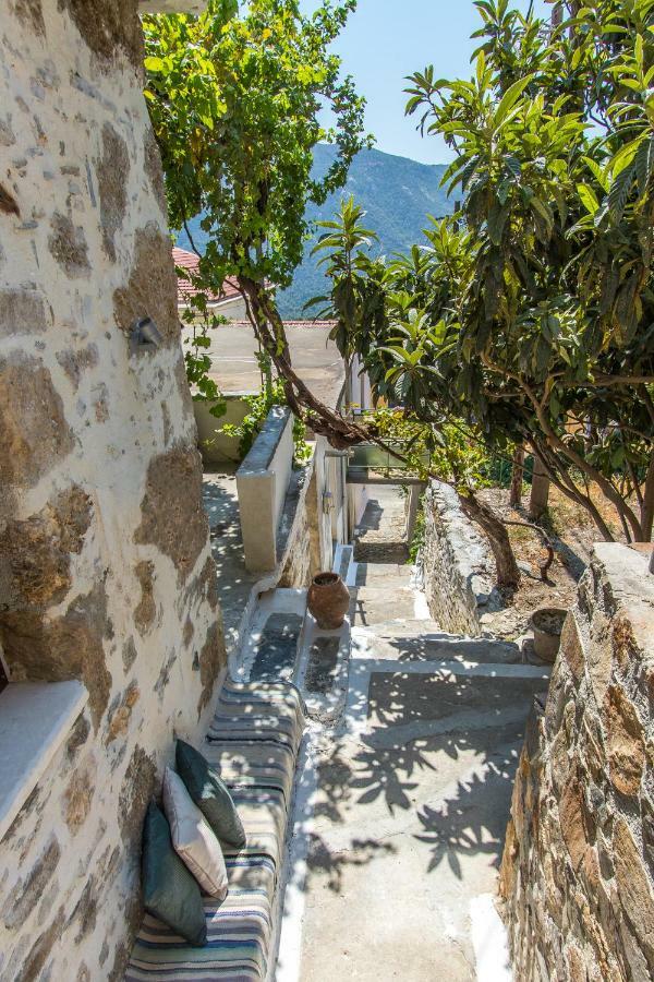 Stairs Homes & Suites Kamaria  Екстериор снимка